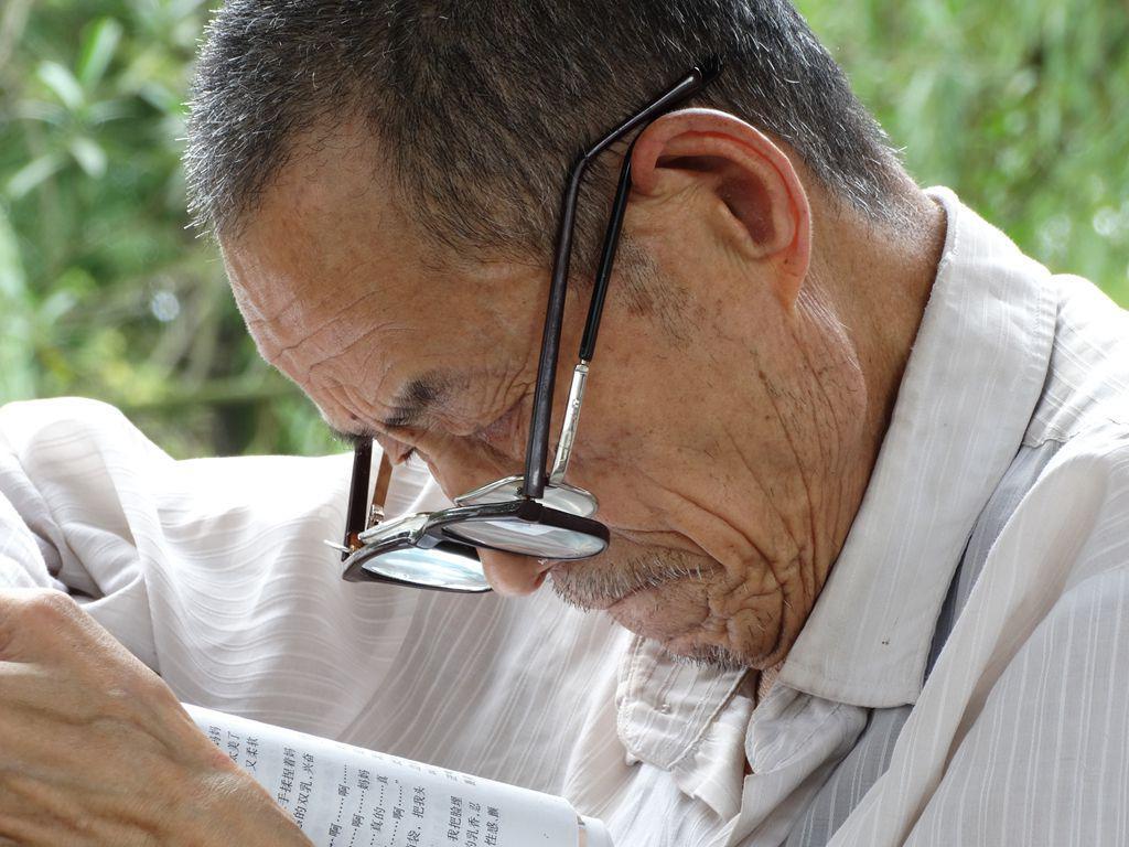 經(jīng)常聽說近視老花會抵消，真相其實是……