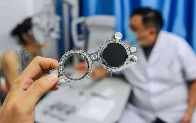 選配眼鏡掌握六個關(guān)鍵點，佩戴舒適不頭暈