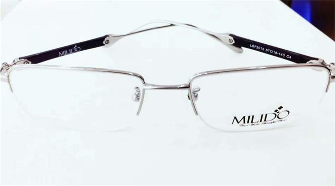 老花鏡怎么配，參照老花鏡度數(shù)對照表靠譜嗎?